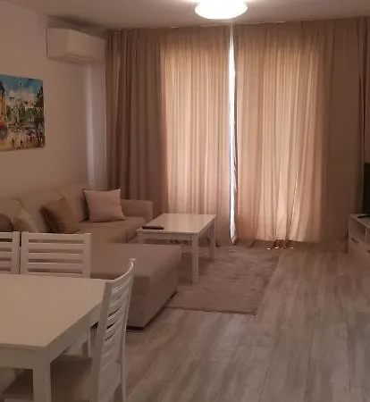 La מלון דירות גולדן סנדס