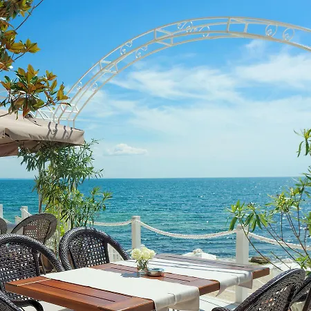 מלון דירות La גולדן סנדס