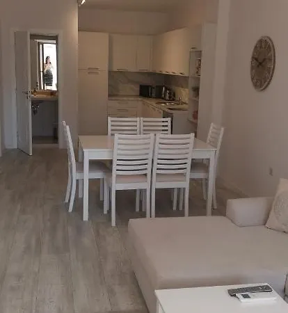 La Hotel apartamentowy 4*